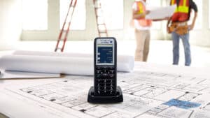 Mitel expande gama de telefones construídos com plásticos protegidos com tecnologia antimicrobiana